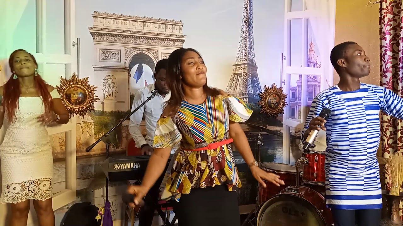 LA PÂQUES 2020 AVEC L' ADORATRICE RÉBECCA GNAFFOU
