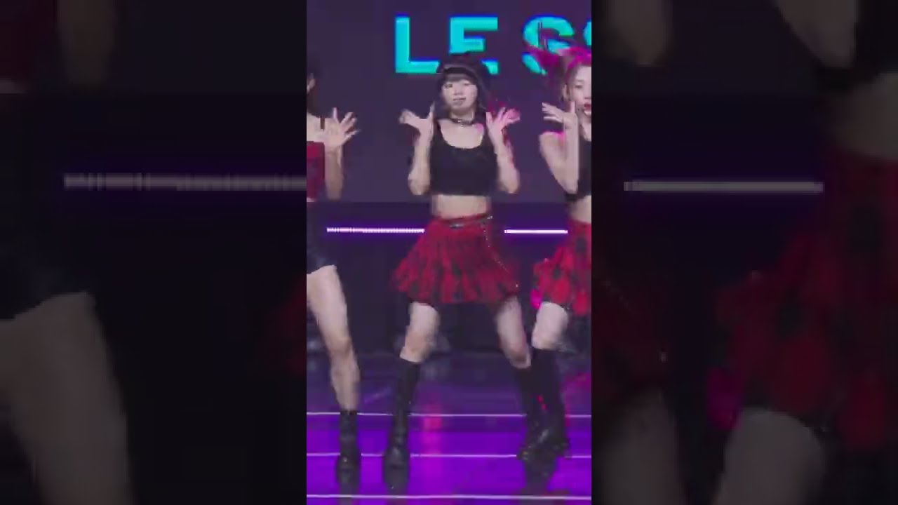 르세라핌 김채원 직캠 4K 'FEARLESS' (LE SSERAFIM KIM CHAEWON FanCam) | @MCOUNTDOWN_2022.5.26 220526
