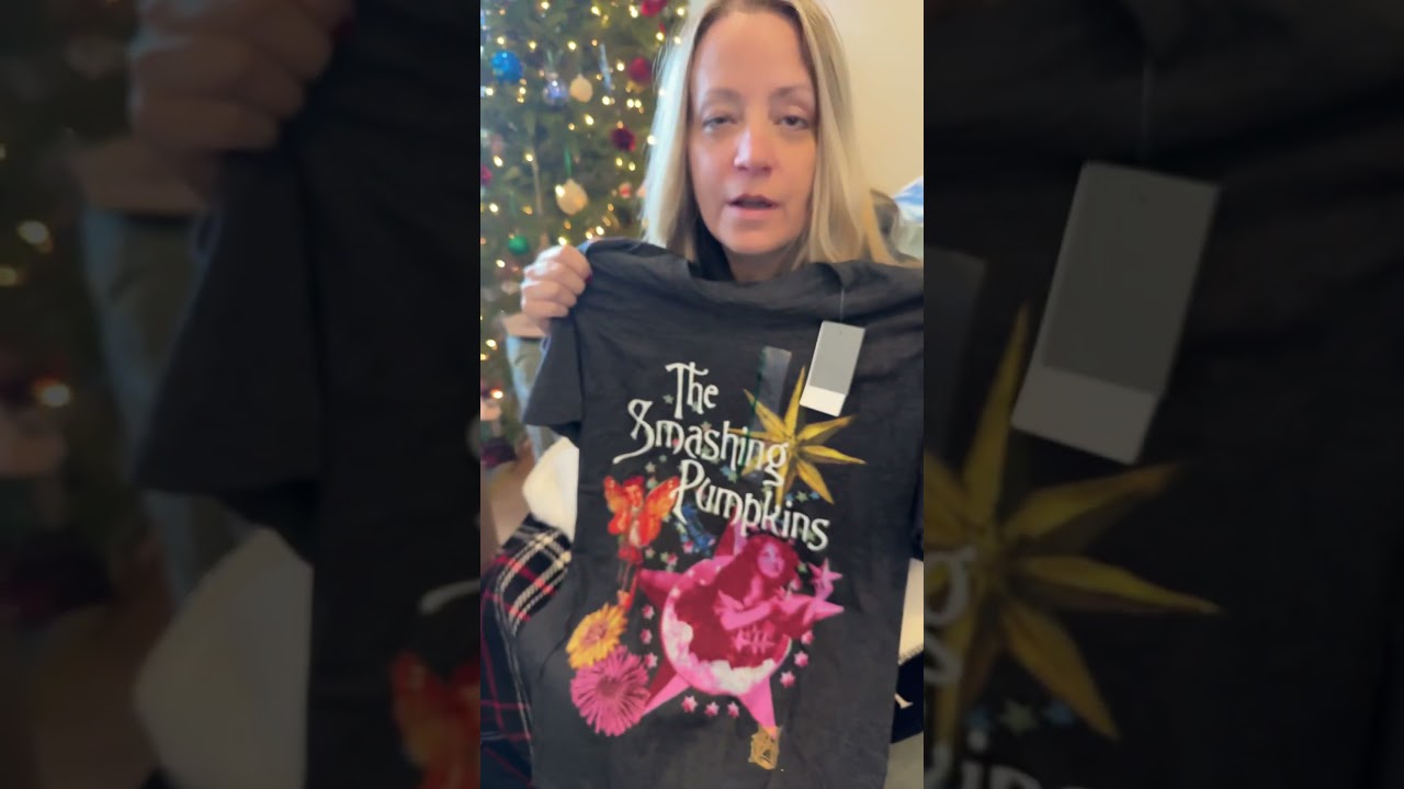 Today’s my mom’s birthday she was opening birthday ￼presents ￼🎁