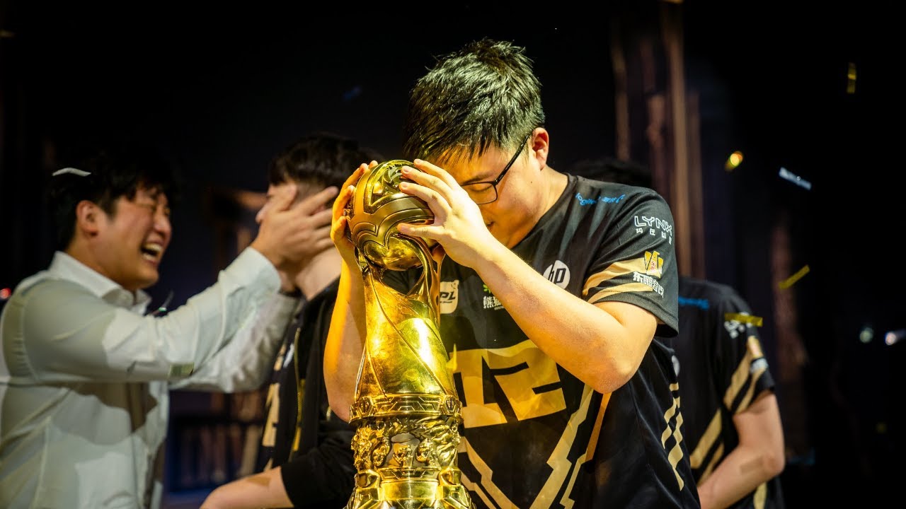 Top 20 Uzi Plays | League of Legends