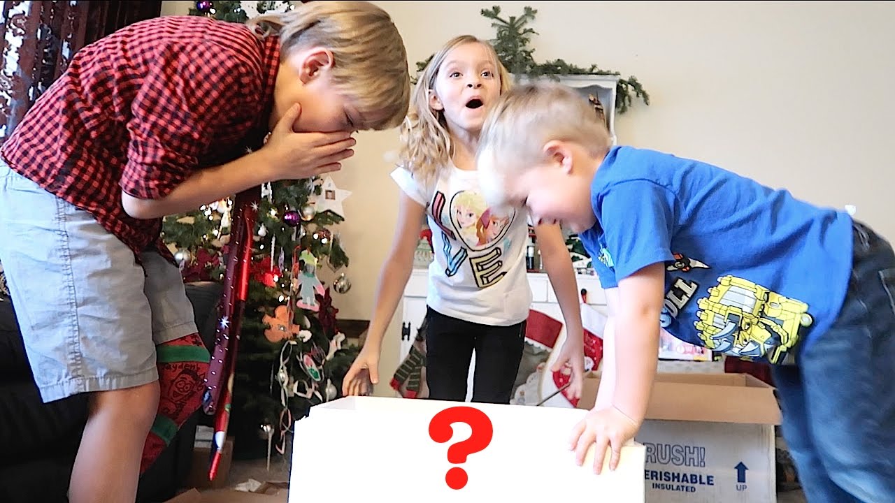 KIDS GET EARLY CHRISTMAS PRESENTS! DYCHES FAM