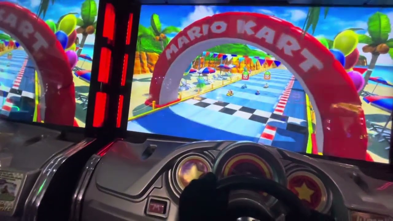 Mario kart arcade gp DX (Luigi Vs… Luigi?)