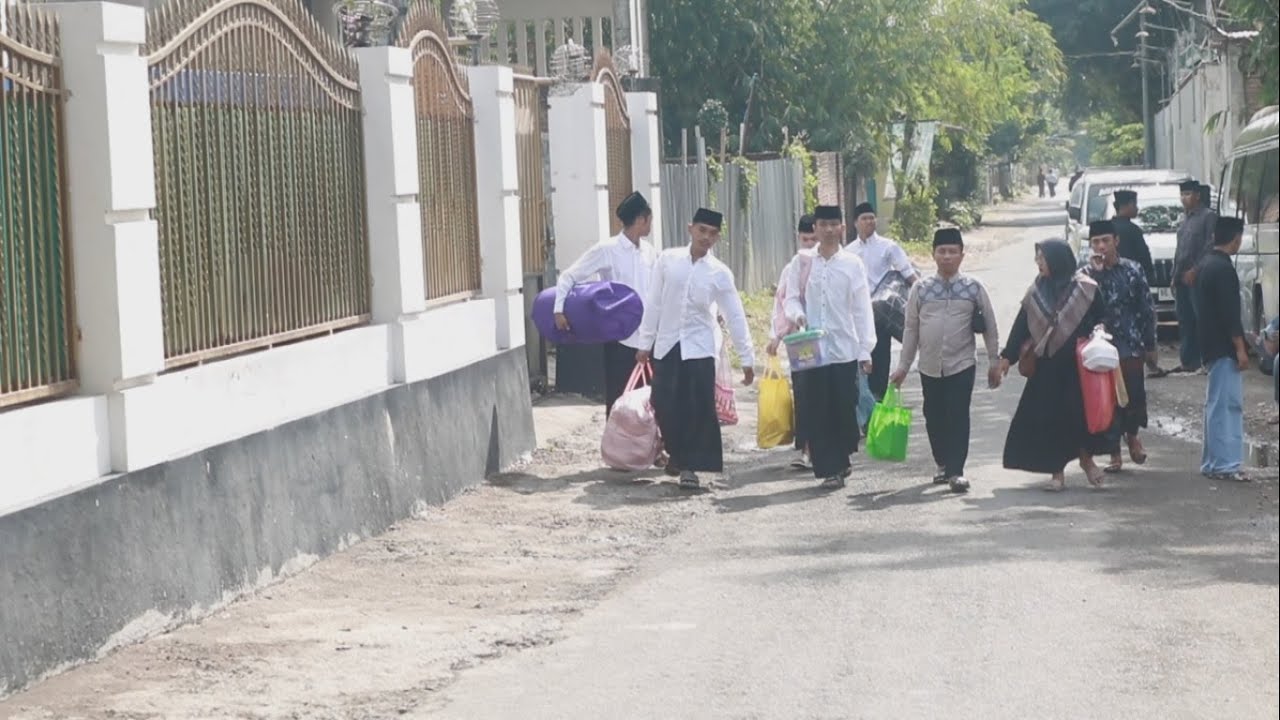 KEDATANGAN SANTRI BARU PP QUEEN AL FALAH TAHUN 2024