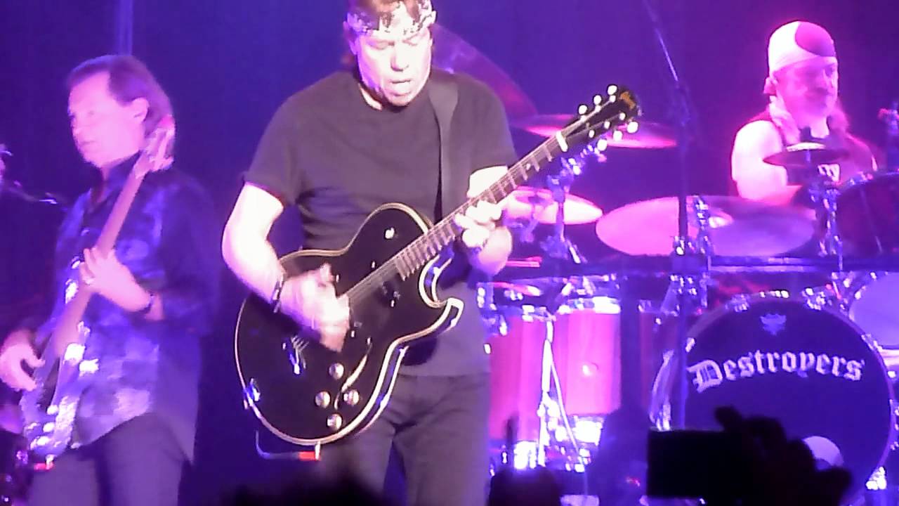 George Thorogood & The Destroyers - Sweet Little Rock And Roller (Live In Montreal)