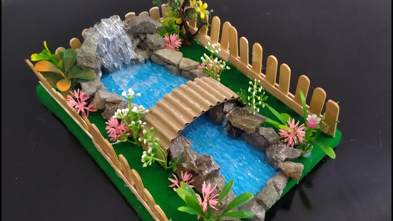 Ide Kerajinan Diorama Sungai Air Terjun dari Lem Tembak - Kerajinan Berbasis Media Campuran