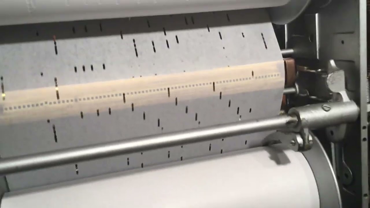 Glenn Thomas's Wurlitzer 165/166 plays 