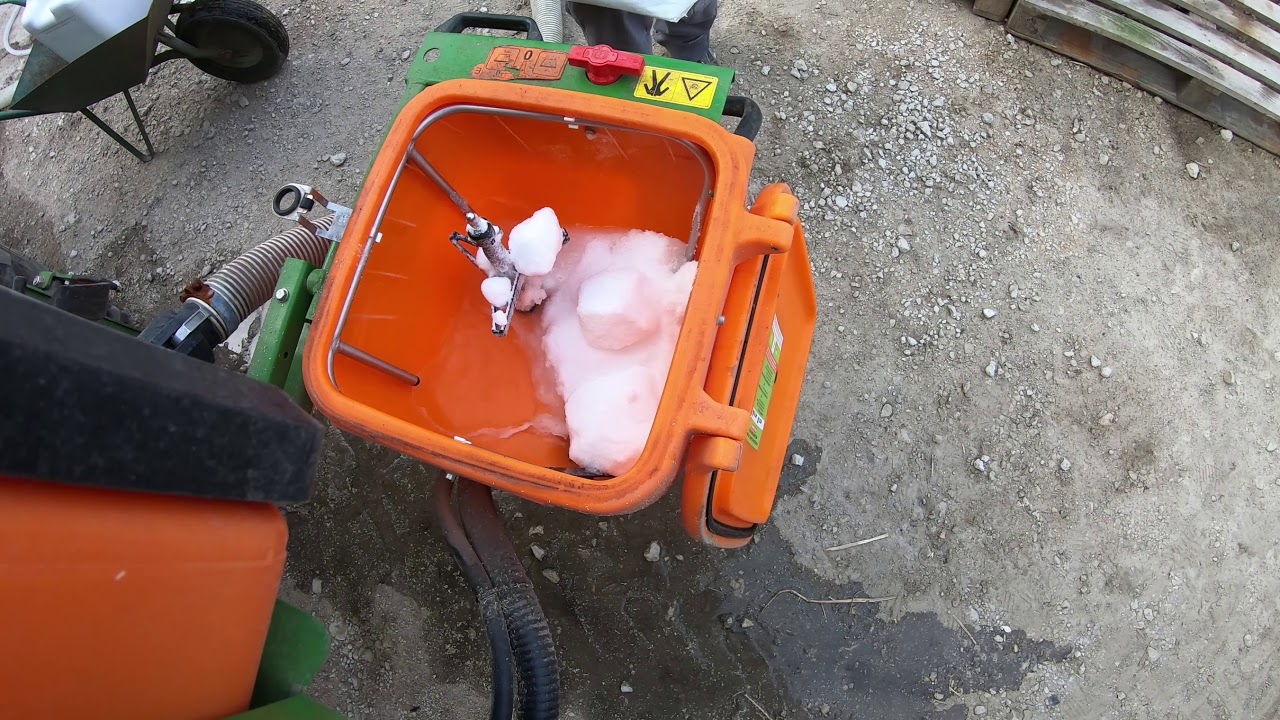 Amazone UX - Rozpuszczanie siarczanu magnezu Epso Top w rozwadniaczu