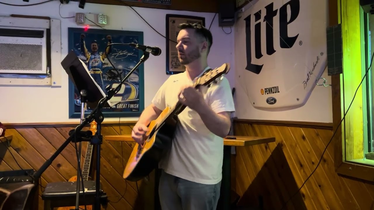 Ben - “To Be Alone” (Hozier) Live @ The Country Tavern, Guilford, Connecticut, USA: 05.18.2025