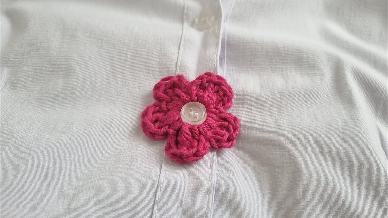 Flor fácil em crochê para  botão. 