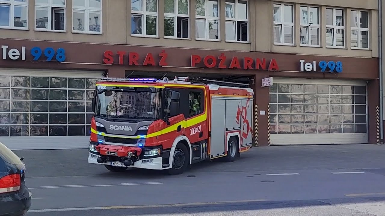 [Grover] Wyjazd alarmowy 303[W]21 GBA 3/16/2,5 Scania do zdarzenia. Jrg 3 Warszawa.