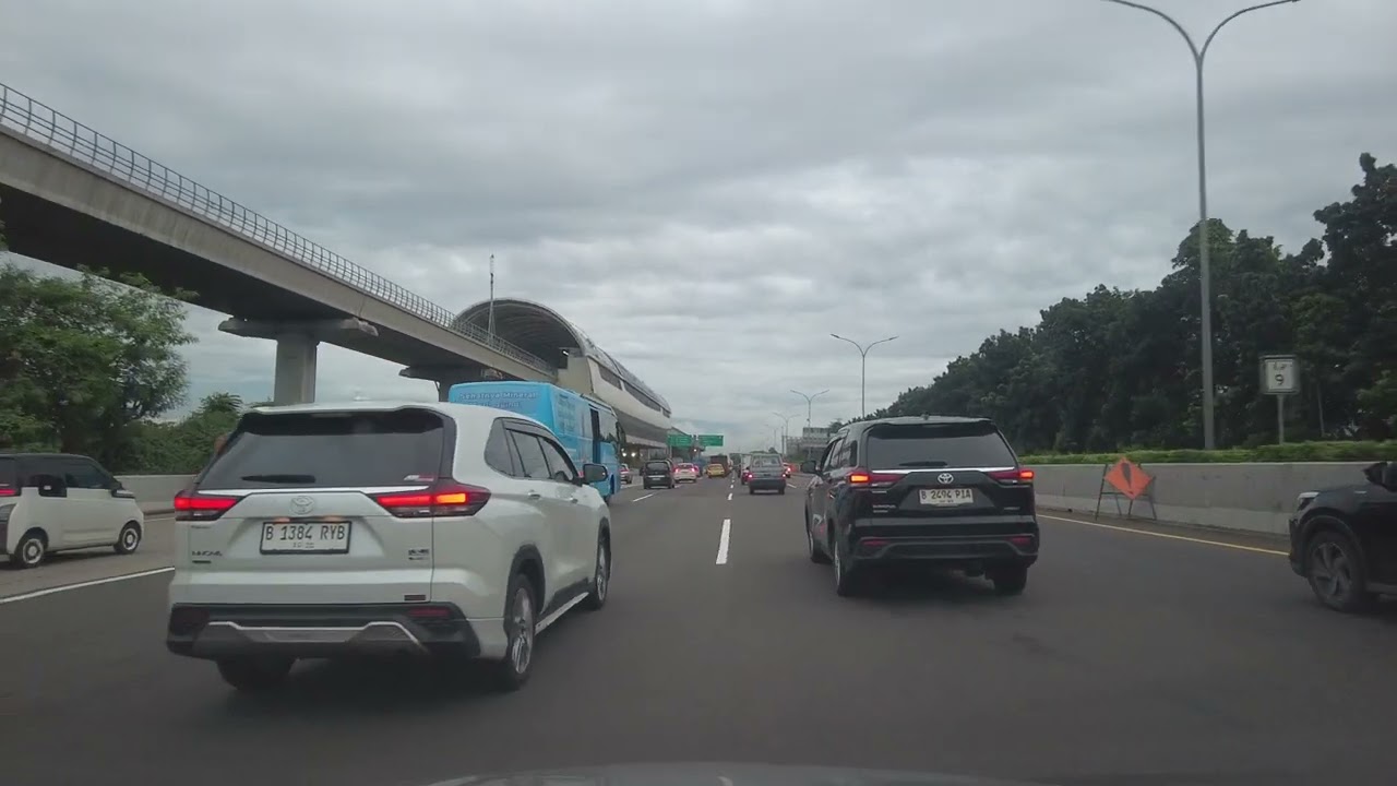 Drive on Jagorawi Toll Road From Harjamukti Depok to Taman Mini East Jakarta