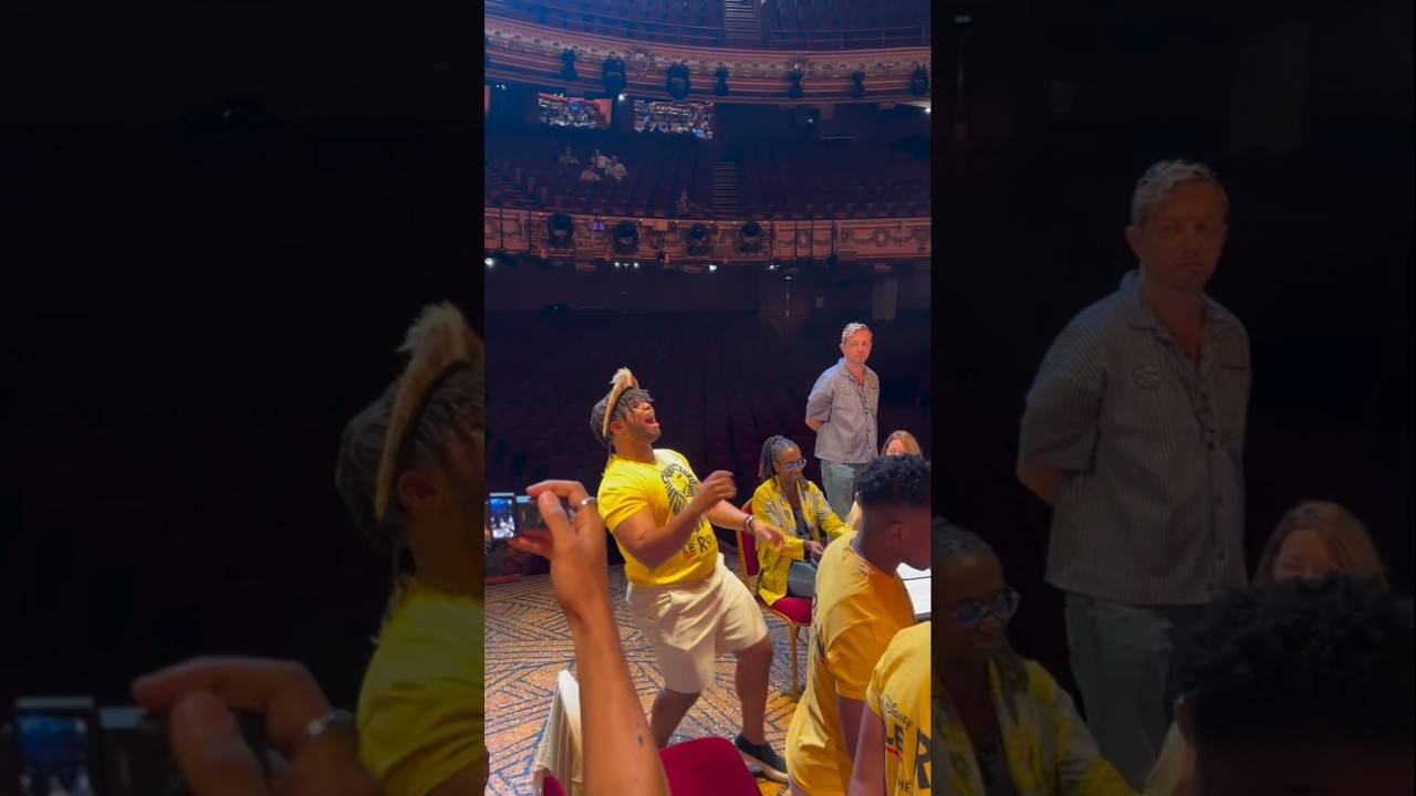 The Lion King anthem in France - Circle of Life rehersal