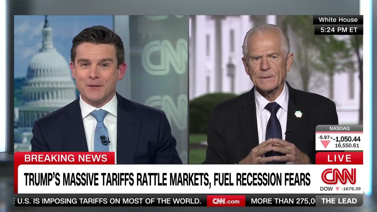 Peter Navarro lectures Phil Mattingly on his trade theories