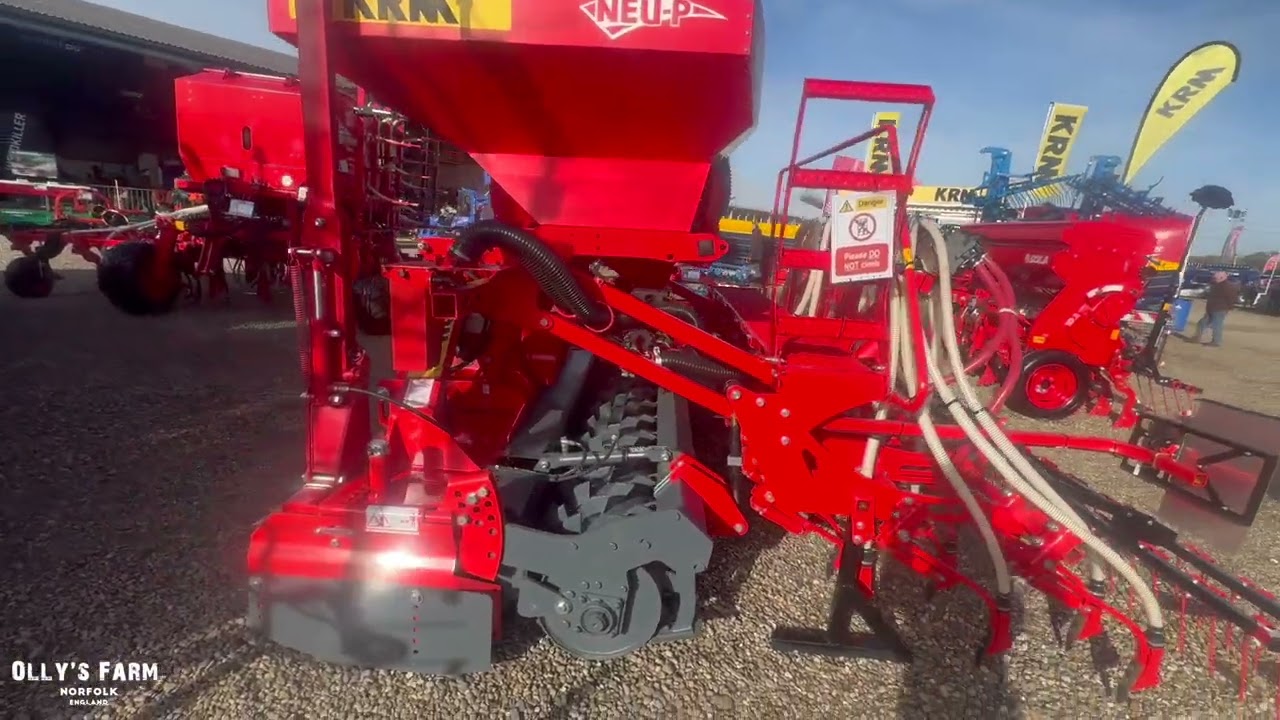 DOE SHOW 2025, NEW MUCK SPREADER, DRILL AND PLANT MACHINERY!