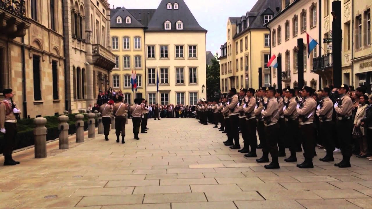 ルクセンブルク衛兵交代　Luxembourg Guard Change