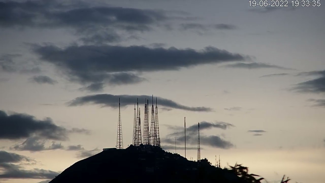 Timelapse Mexico City CDMX - Cerro del Chiquihuite con nubes en la tarde