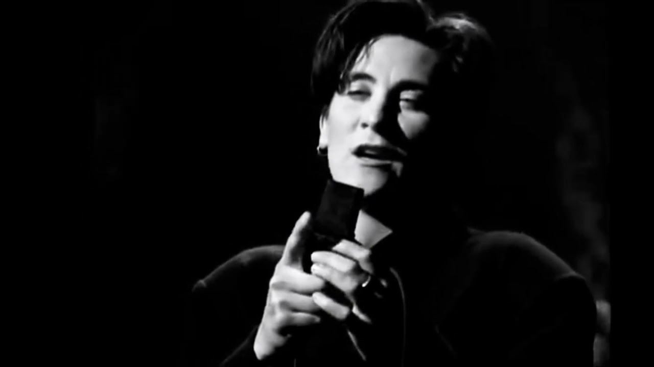 k.d. lang - Barefoot - Live at Ed Sullivan Theater, New York (1992)