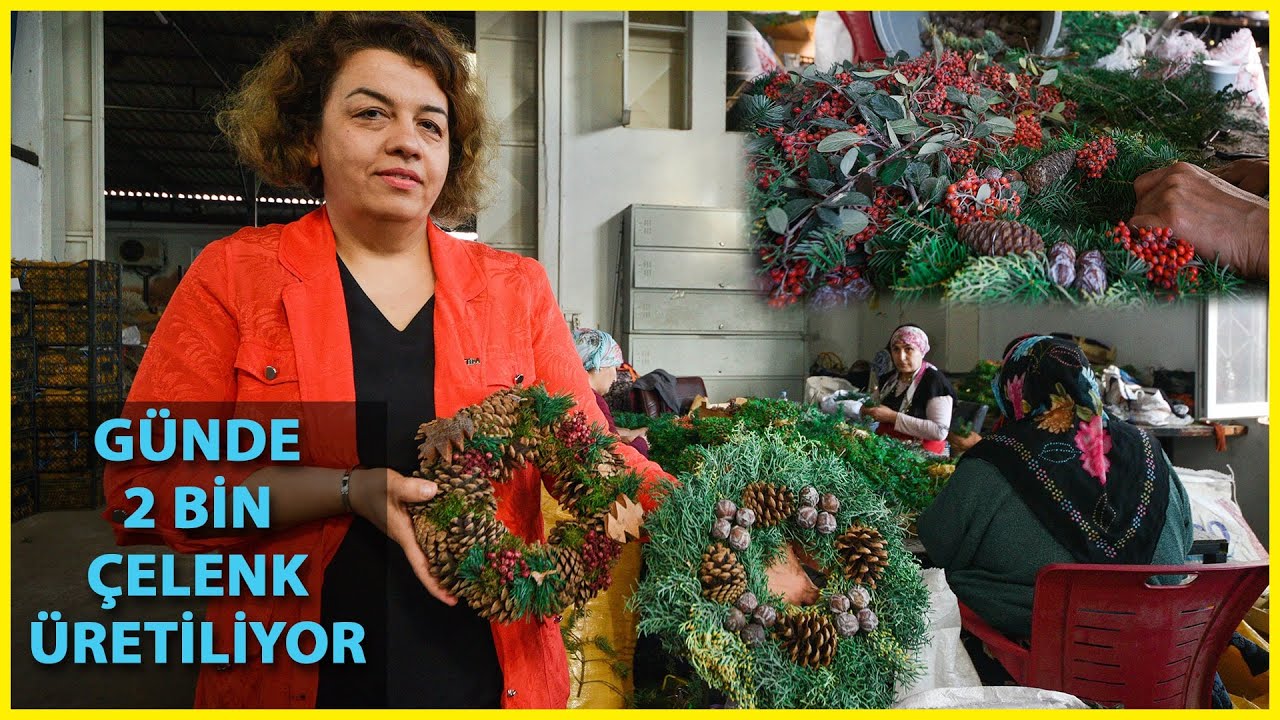 Kadınların Noel Çelengi Mesaisi