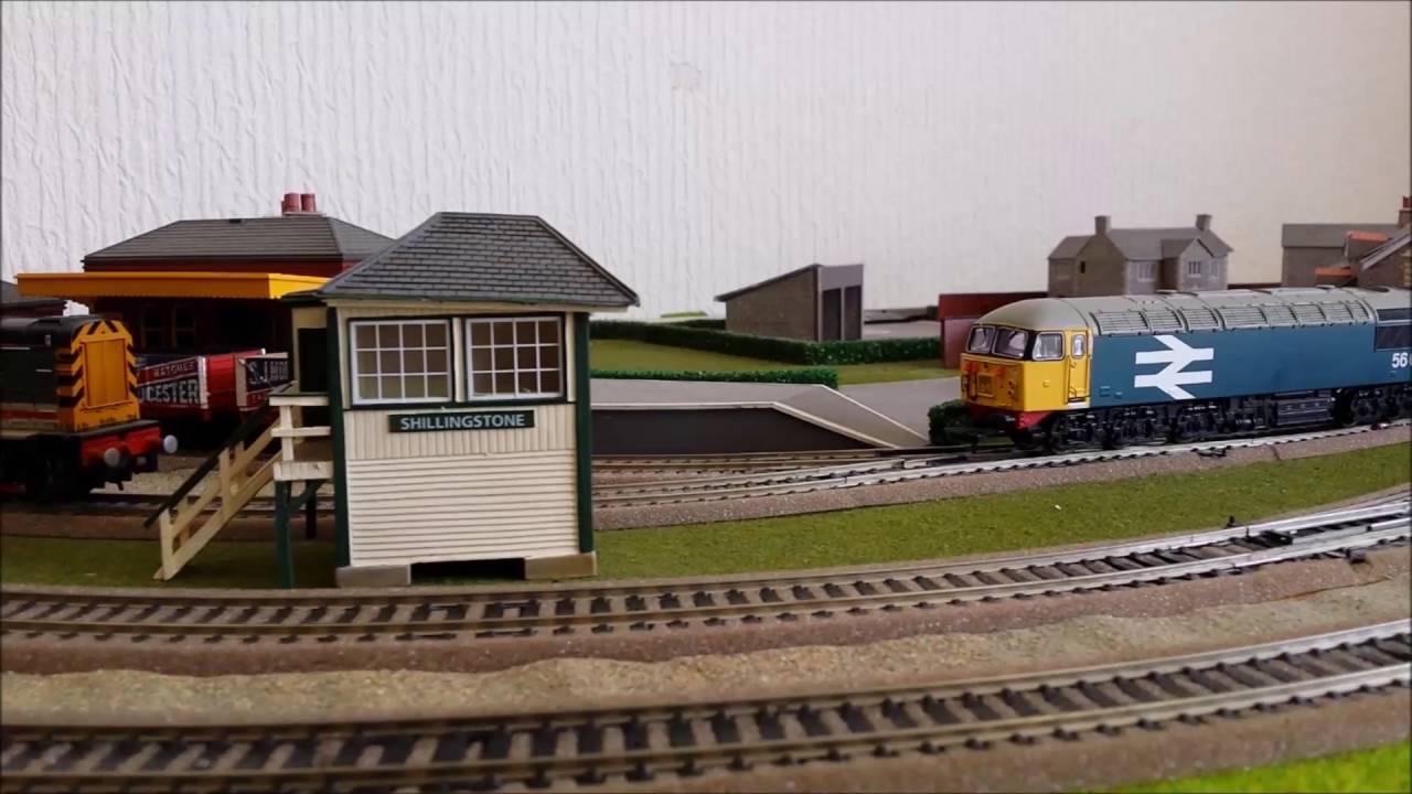 Hornby R372 Class A4 4 6 2 'Seagull' No  4902 in LNER Blue CHR010