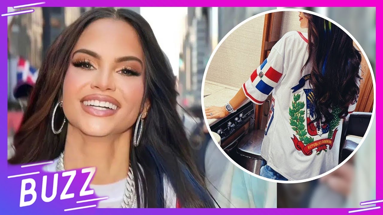Natti Natasha se viste de reina para desfile dominicano | Buzz