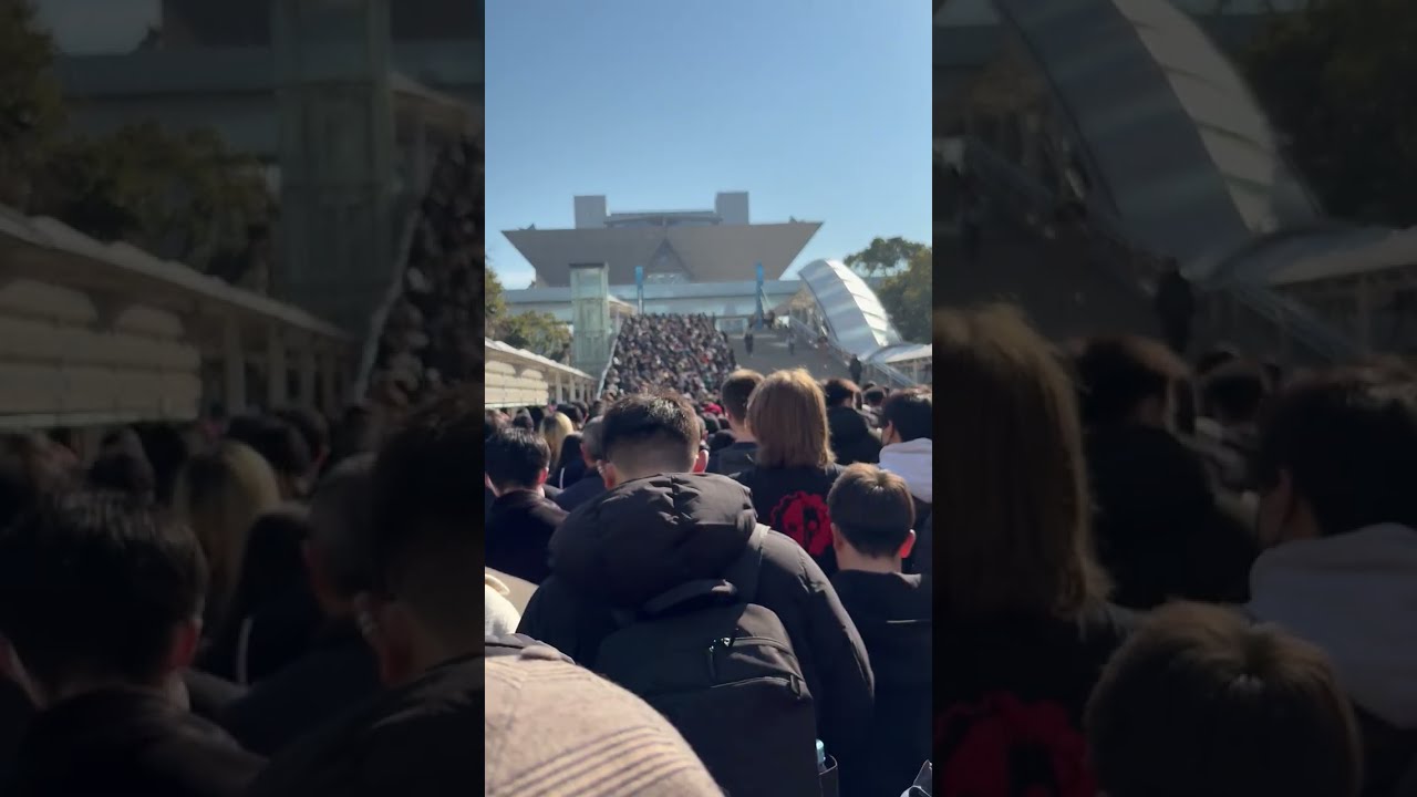 Waking to Comiket Market !!コミックマーケット107 !! コミケ! #comiket   #tokyo #comics #comics #crowd !! #japan 