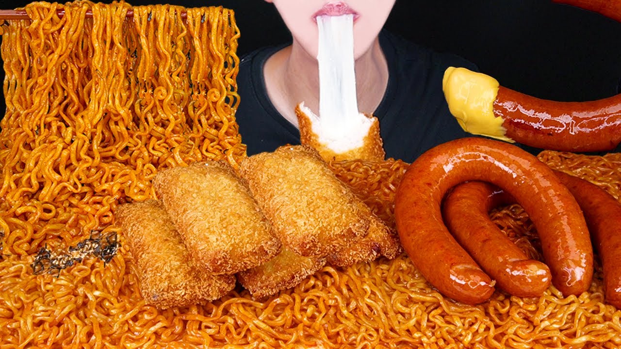 ASMR CHEESE CUTLET SAUSAGE SPICY FIRE NOODLES COOKING MUKBANG 소세지 불닭볶음면 먹방キムチ ソーセージ 咀嚼音EATING SOUNDS