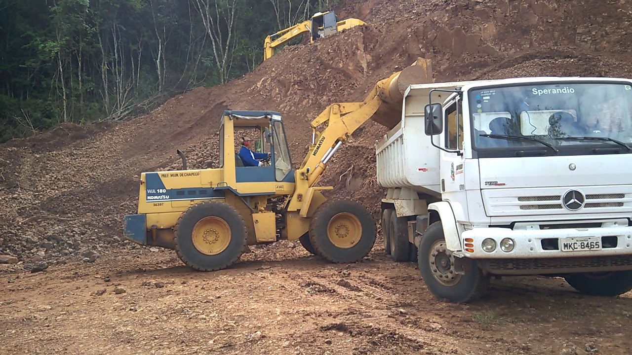 Carregamento de cascalho com WA 180