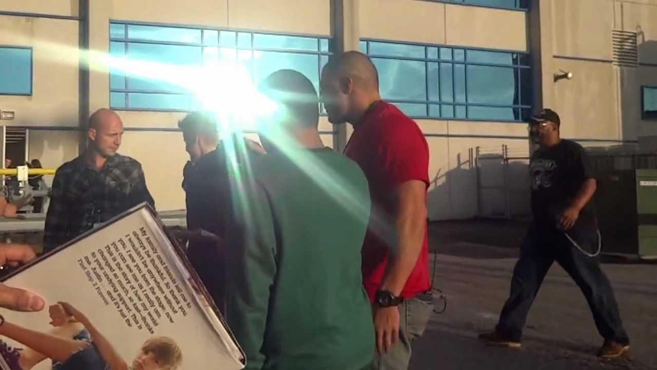 Justin Bieber coming out before concert Allstate Arena October 23rd!!