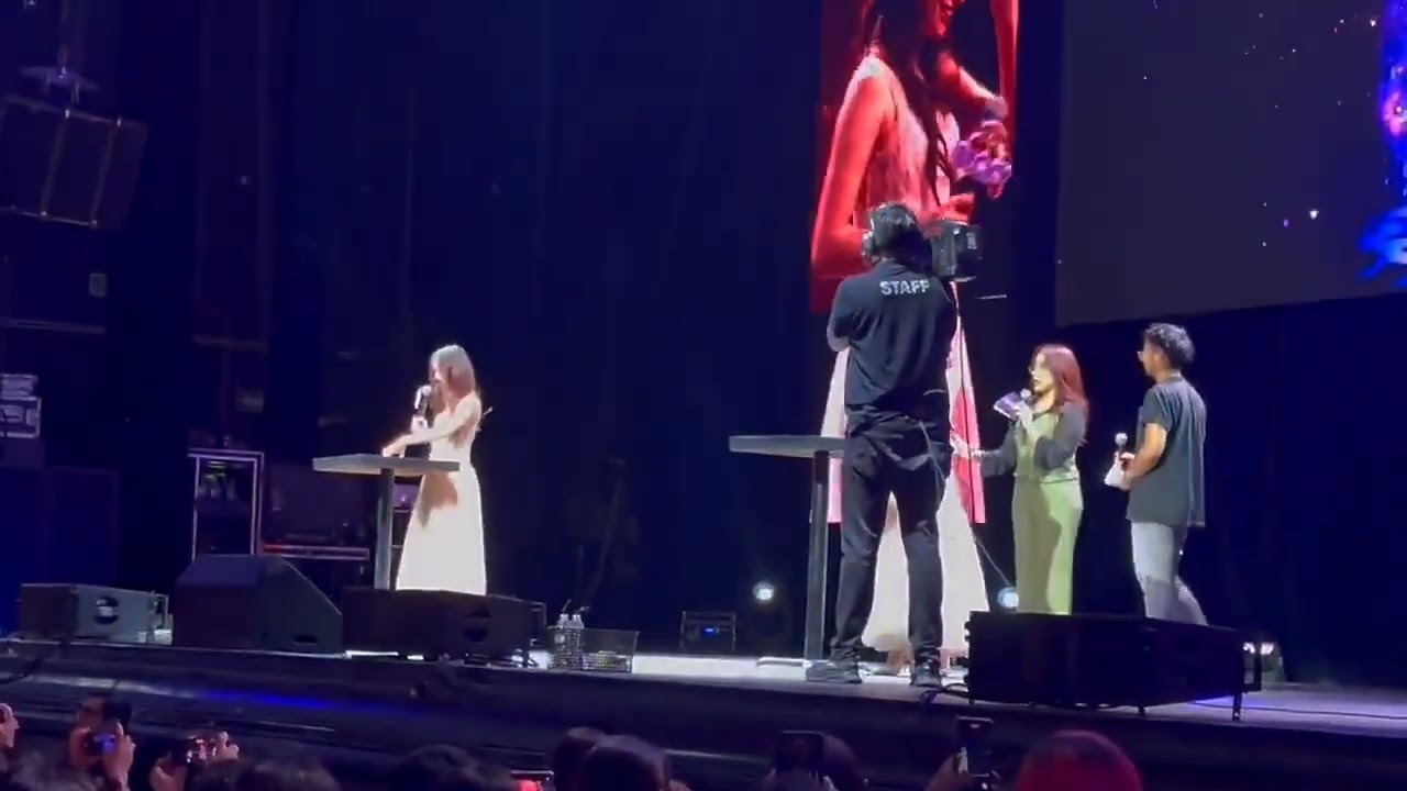FreenBecky 1st Fan Meeting In Mexico City { LOVE SPREADS } FREENBECKY | 