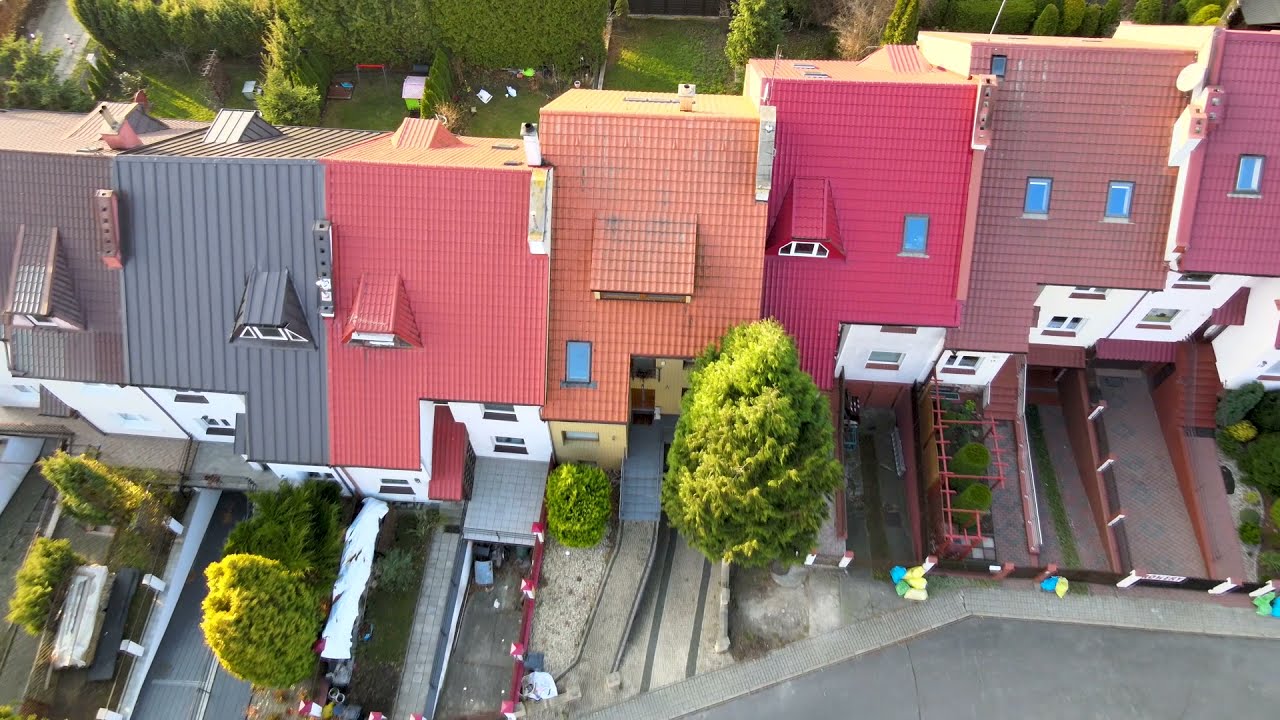 DOM W ZABUDOWIE SZEREGOWEJ FORDON OS. SZYBOWNIKÓW DUŻY TARAS I OGRÓD