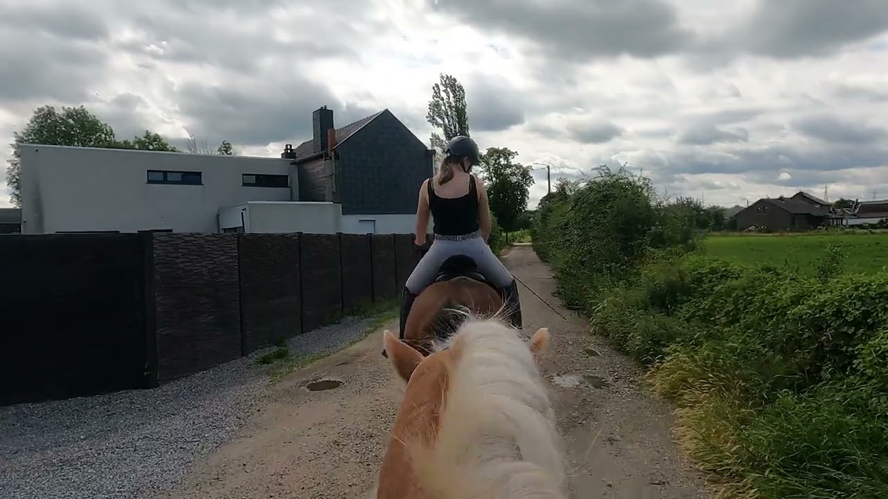 Buitenrit met Nadier en Elodie met Milan
