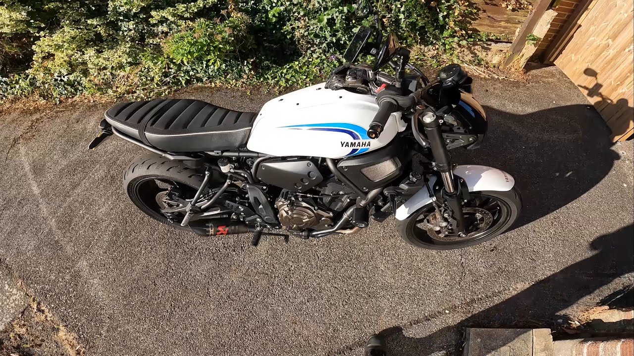 Yamaha XSR700 pov - Sunday morning commute