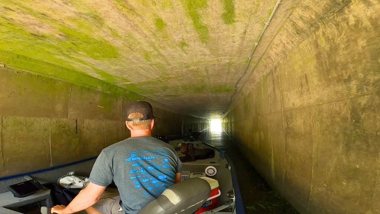 The Coolest Boat Landing on the Mississippi River | Cold Front Frogging