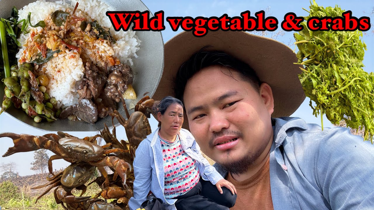 Hunting wild vegetables & crabs //with mom and friend//