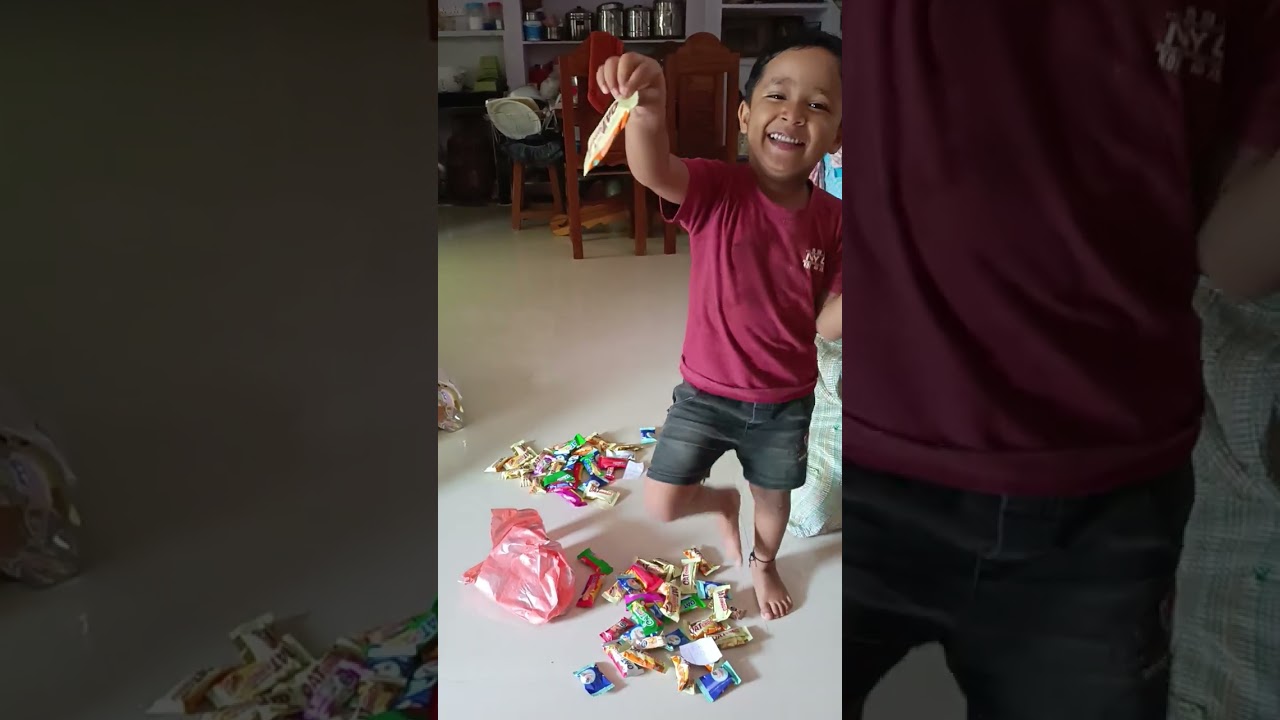 Woow babai mugguri kosam oots chocolate🍫🍫 enni ganam thisukocharo chudu bunty