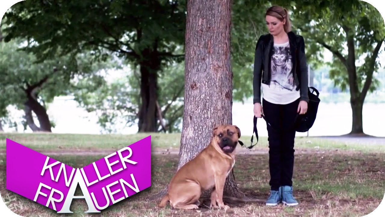 Gassi gehen - Knallerfrauen mit Martina Hill | Die 3. Staffel in SAT.1