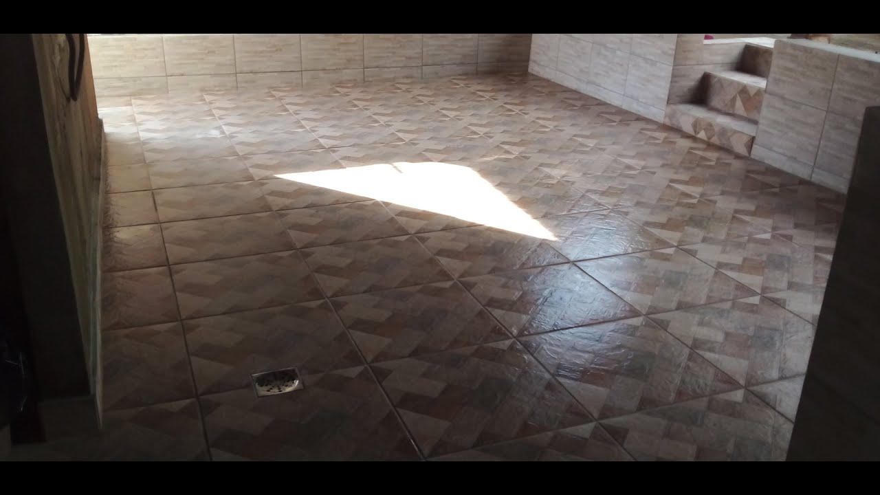 Eu posso molhar o piso cerâmico depois da aplicação do rejunte