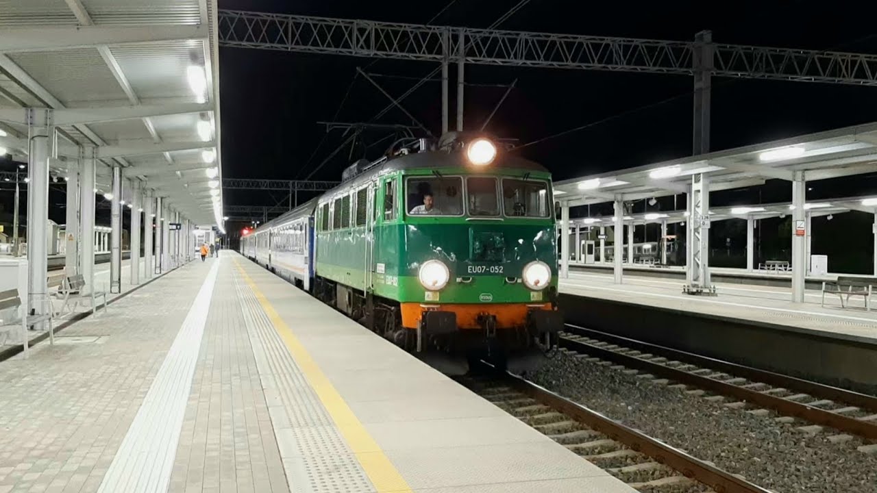 Czysty dźwięk lokomotywy EU07-052 z IC Bursztyn