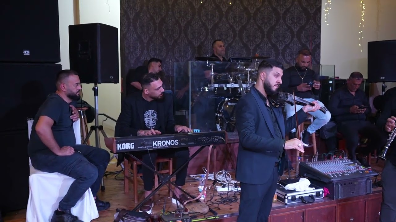 Band Turi Grabianit Dasem Kos