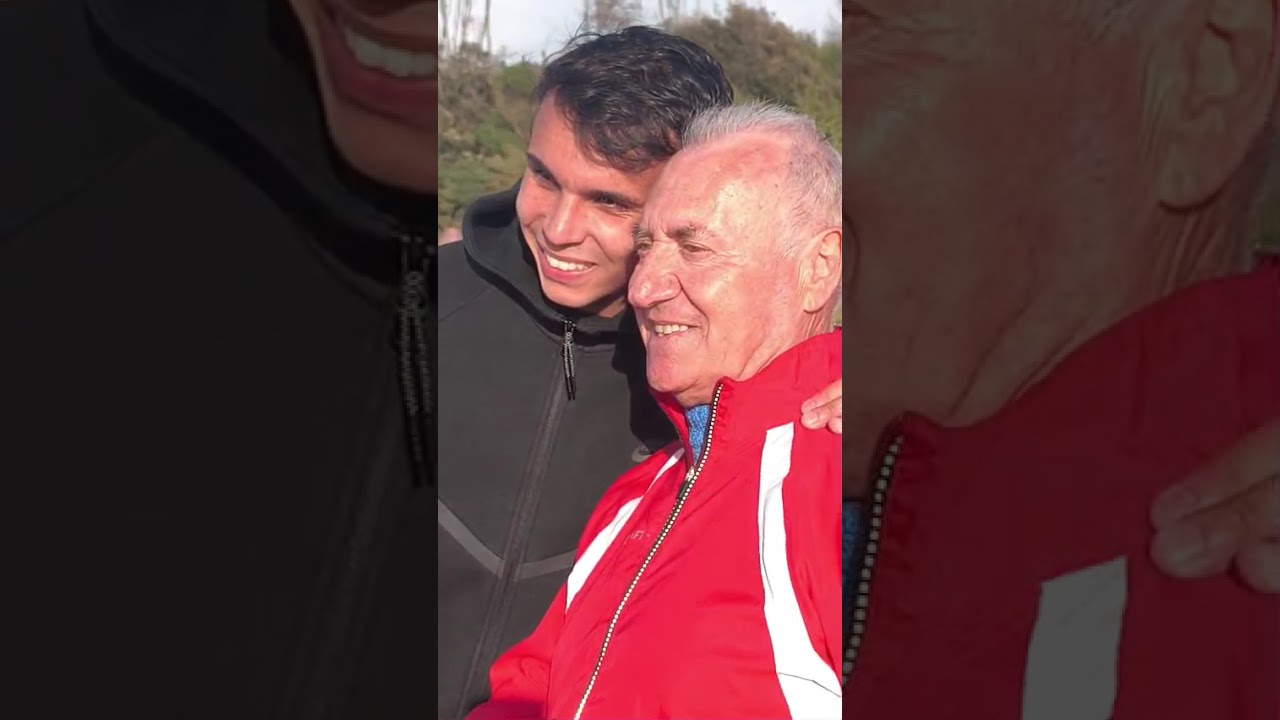 VIDEO NM - Napoli, selfie e autografi per Giovane all’esterno del centro sportivo