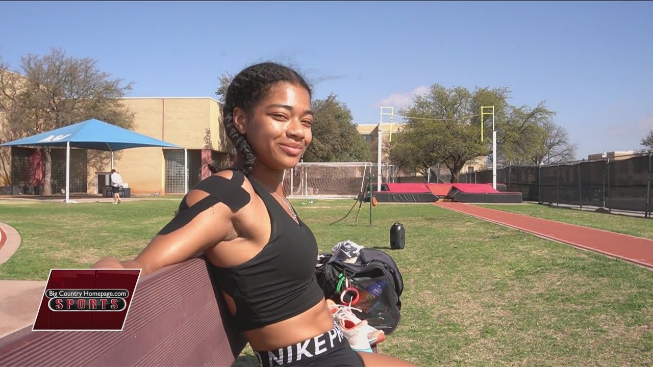 Brenna Stell prepares for NCAA Division III Indoor Track and Field meet