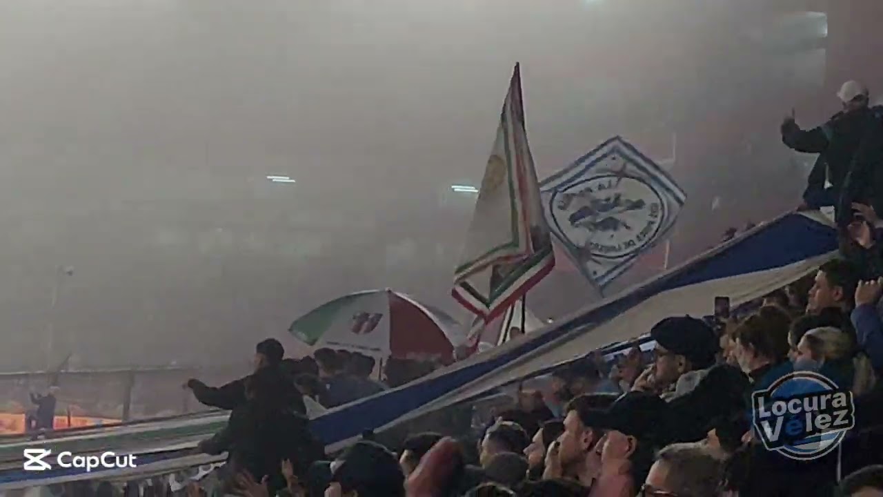 Hinchada Vélez vs Estudiantes - Campeón 2025