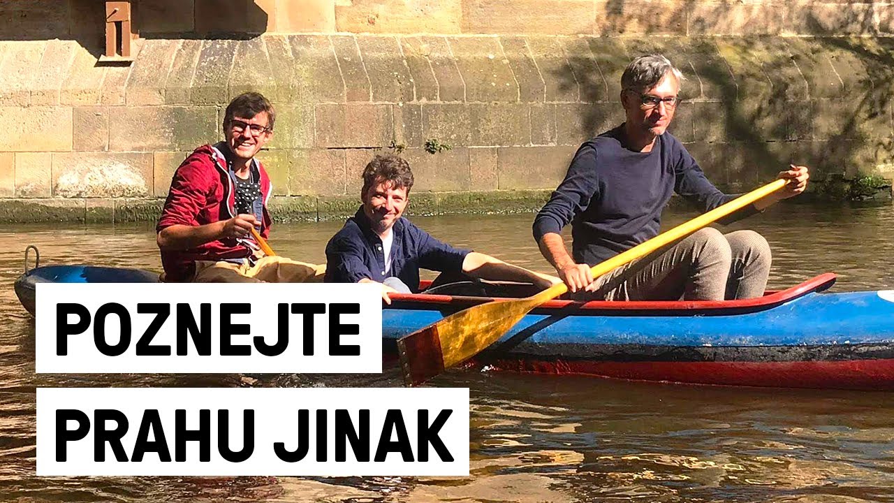 Jak se můžete v Praze legálně projet po Vltavě?