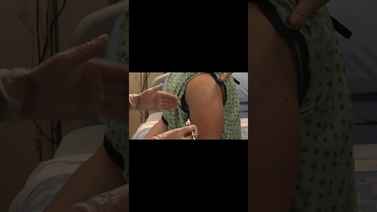 How we use the Z Track method to administer the medication in the deltoid muscle as RN 😍😍#Wooo_oow