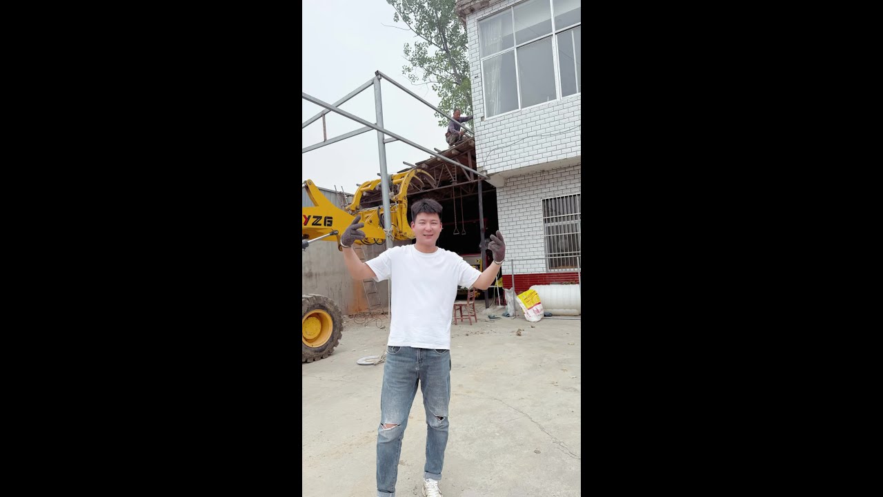 今天把家里盖了十几年的棚拆了，拆掉以后院子确实敞亮了。#当下年轻人乡村生活实践 #被农村的生活治愈 #分享下我的乡村生活 #属于农村人的治愈时刻 #怎么能不喜欢乡下生活呢