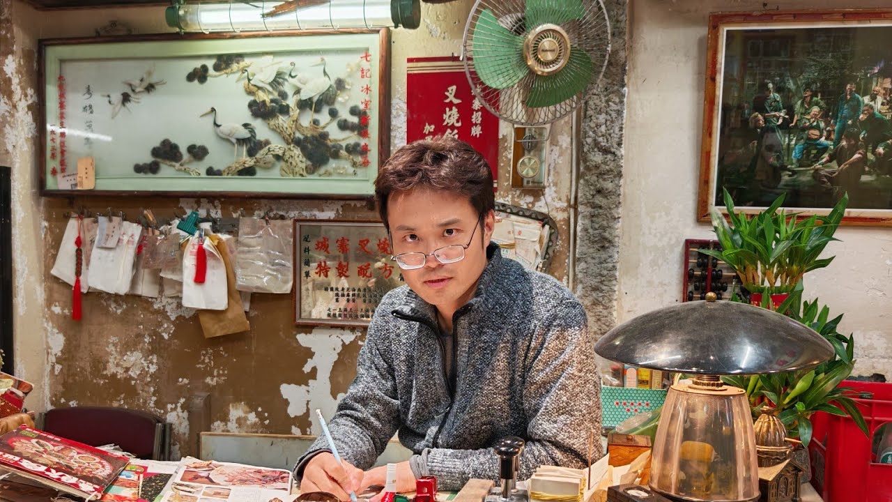 Why was  Kowloon Wall  City so infamous?  True story .九龍城寨的故事