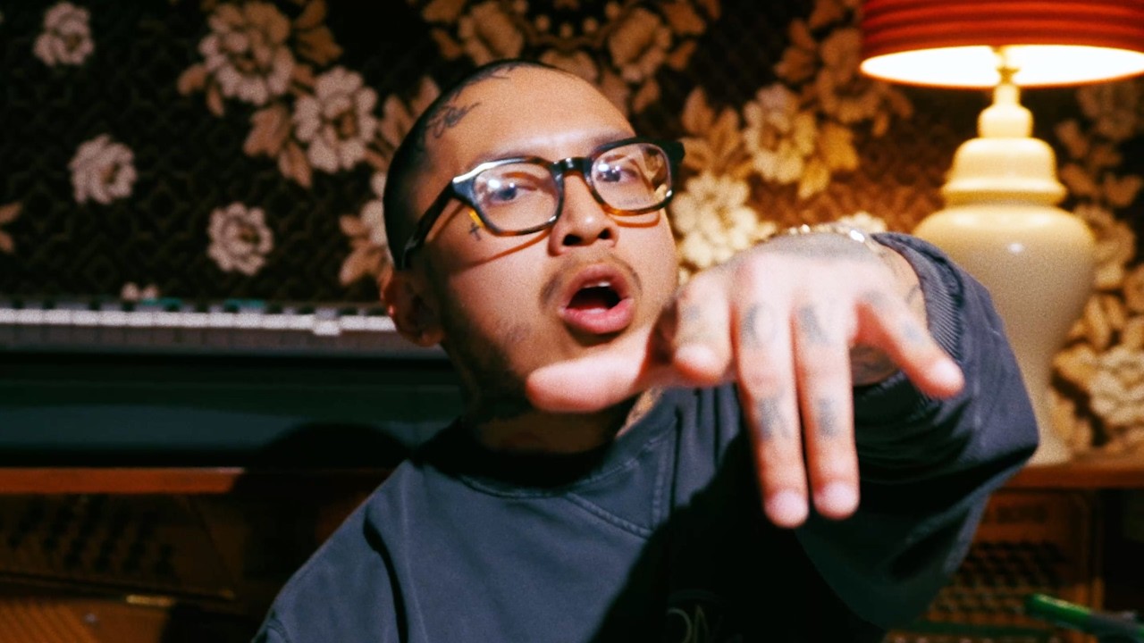 RUSSELL! - 6SIDEGIRL (Official Music Video)