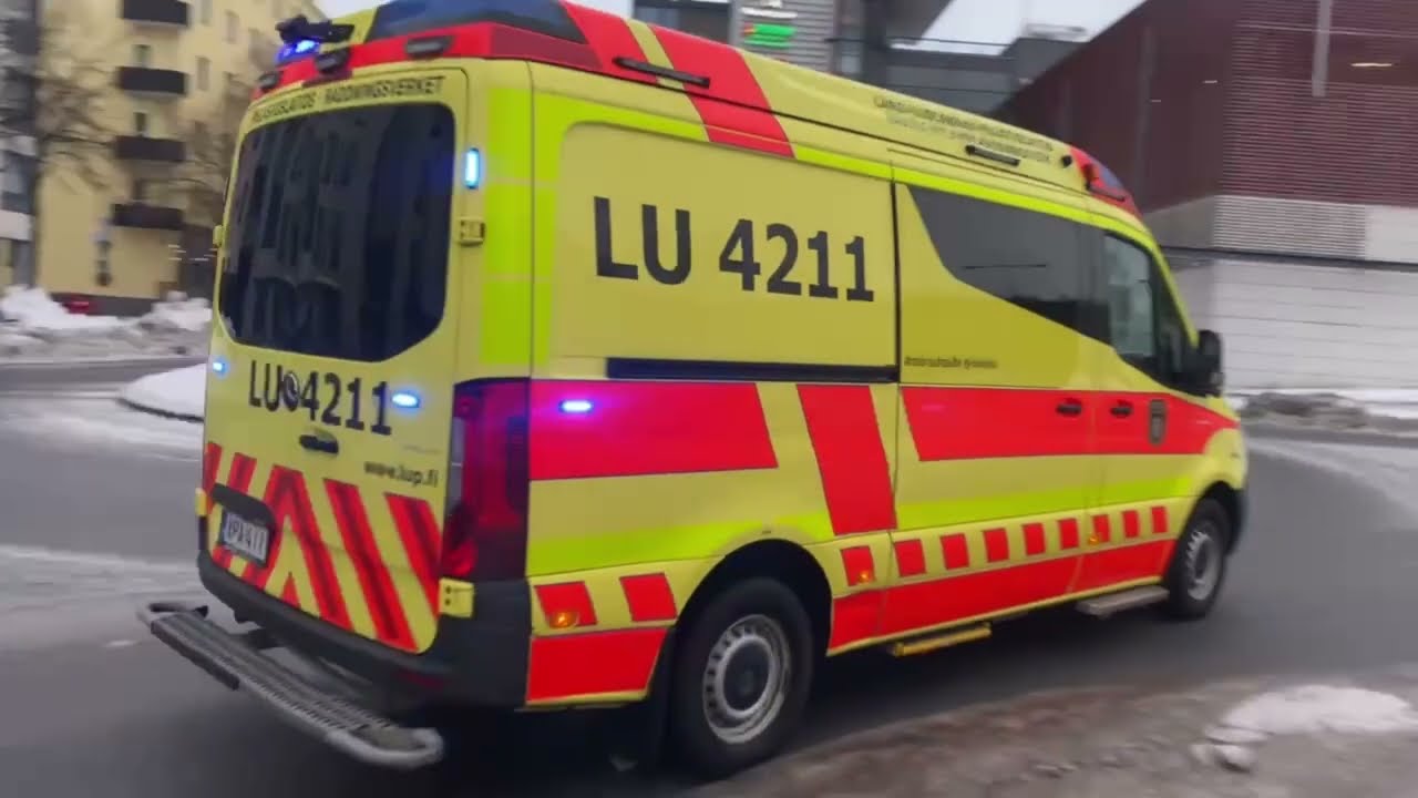Sekalaisia hälytysajovideoita  Random emergency vehicles responding vol14