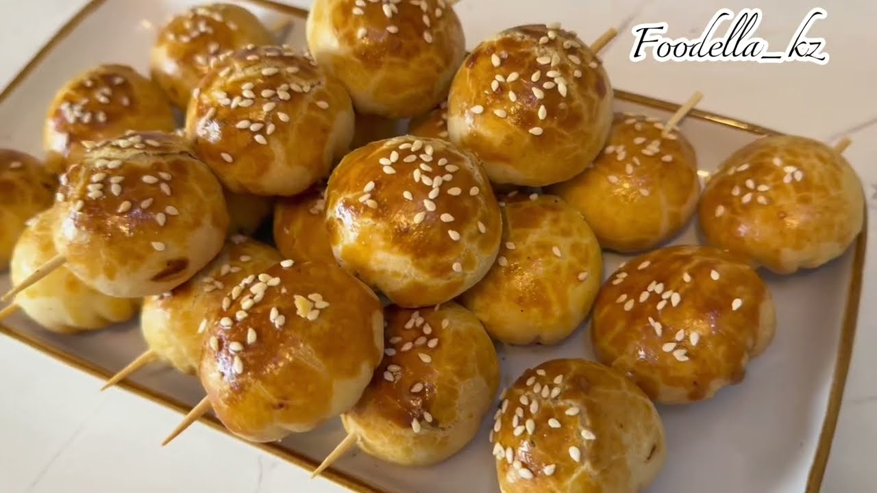 Самса на шпажках. Самса. Шашлык самса. Самса с мясом. Песочное тесто. 