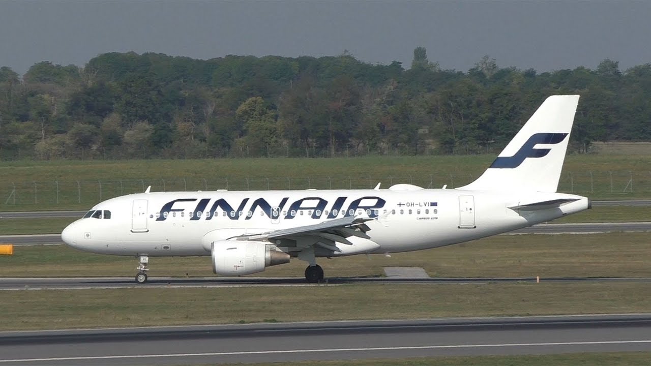Finnair Airbus A319 landing at Vienna Airport | OH-LVI